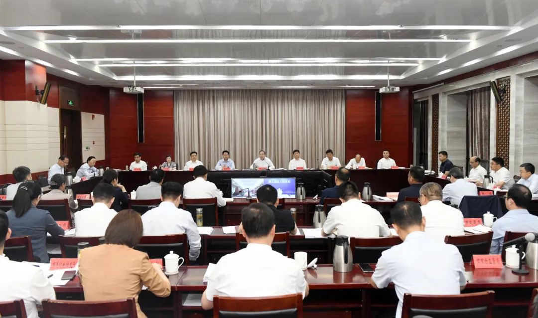 市政府常务会议召开