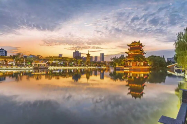 党建引领 纪律保障 文化铸魂 以高品质生态环...